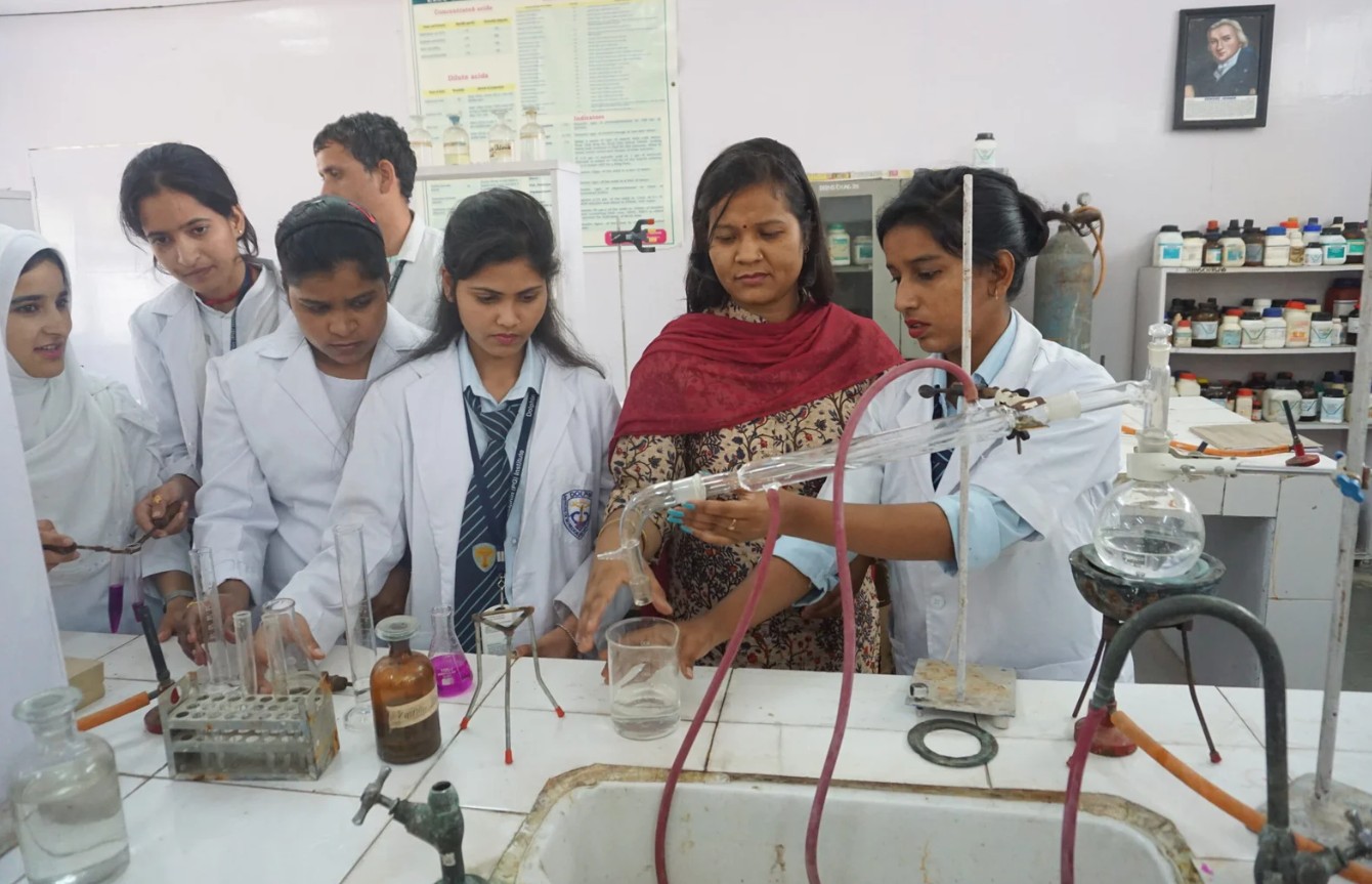 Dolphin (PG) Institute of Biomedical & Natural Sciences