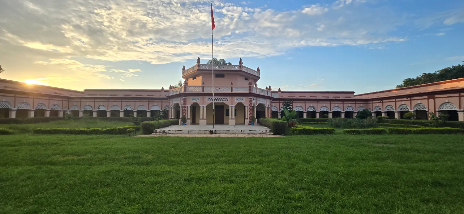 Swami Darshananand Gurukul