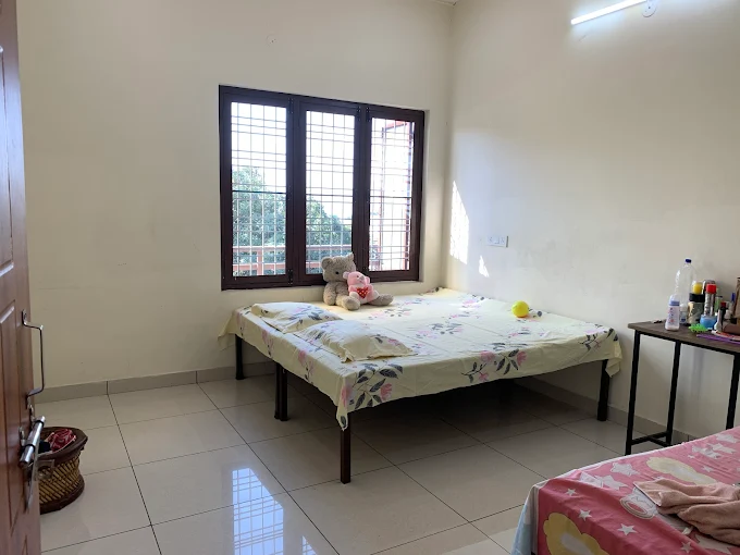 Bro / Sis Hostel & PG